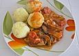 Kr&auml;uterkn&ouml;del mit Tomaten - Champignon - So&szlig;e