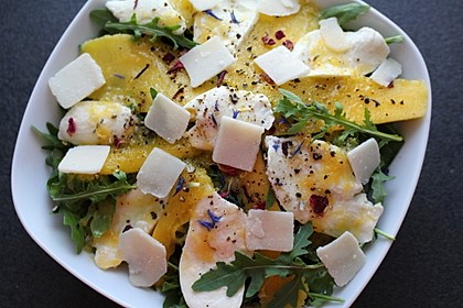 Mozzarella mit Mango und Rucola