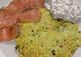 Riesenr&ouml;sti mit Kr&auml;uterquark und Lachs