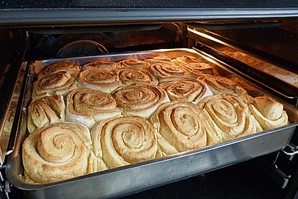 Cinnabon Rolls 15