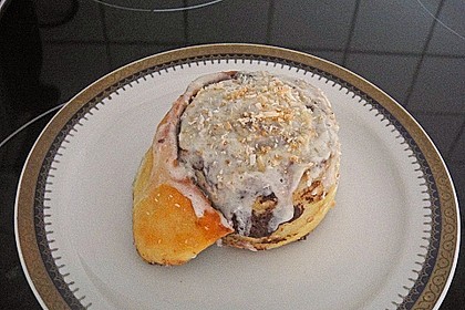 Cinnabon Rolls 16