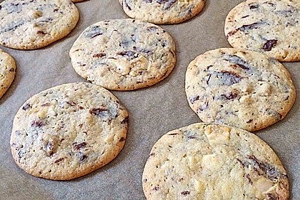 Cookies mit weißer und dunkler Schokolade und Nüssen (aus den USA) 1