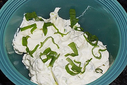 Frischk&auml;se - Dip mit Fr&uuml;hlingszwiebeln