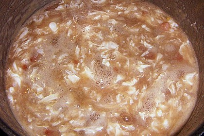 Saure Eier in dunkler So&szlig;e