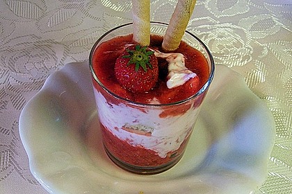 Mascarpone und Erdbeercreme