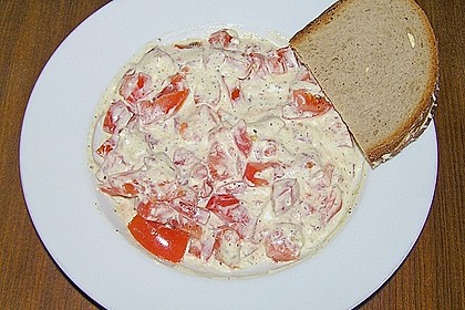 Tomatensalat mit Schmand und Honigsenf 4