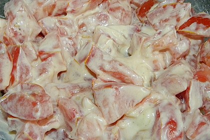 Tomatensalat mit Schmand und Honigsenf 10