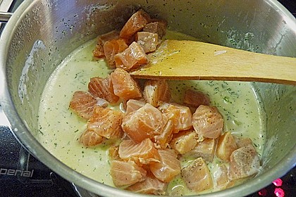 Bandnudeln mit Lachssauce 10