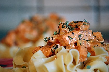 Bandnudeln mit frischem Lachs 12