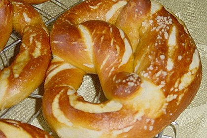 Schw&auml;bische Laugenbrezel 16