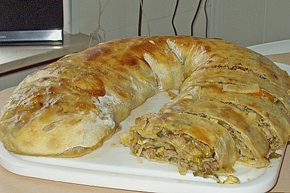 Asiatischer Strudel mit scharfer Pflaumenso&szlig;e