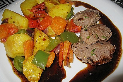 Alberto's Lammfilet mit Balsamico - Honigsauce 13
