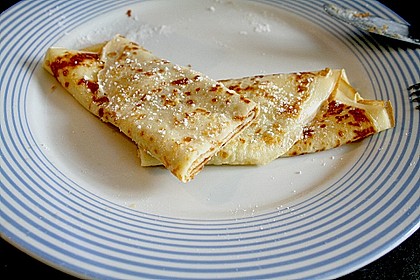 Palatschinken mit Marillenmarmelade 3