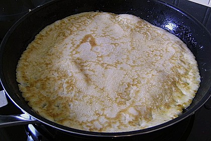 Palatschinken mit Marillenmarmelade 9