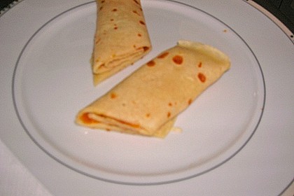 Palatschinken mit Marillenmarmelade 16