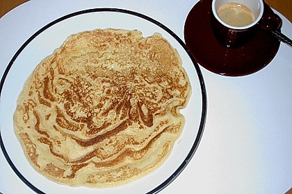 Palatschinken mit Marillenmarmelade 13