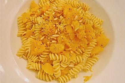 Pasta mit Kürbis und Pinienkernen 6