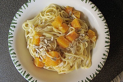 Pasta mit Kürbis und Pinienkernen 5