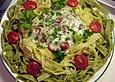 Bandnudeln in Gorgonzola - So&szlig;e mit eingelegten Tomaten