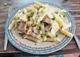 Pastasalat mit Huhn und Birne