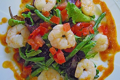 Salat mit gebratenen Garnelen und Tomaten - Wermut - Dressing 1