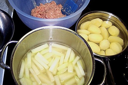 Kohlrabi in So&szlig;e mit Hackb&auml;llchen 1