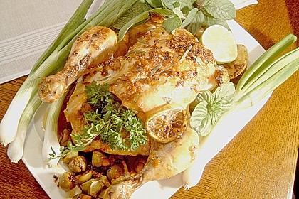 H&uuml;hnchen aromatisch mit Oliven und Zitronen