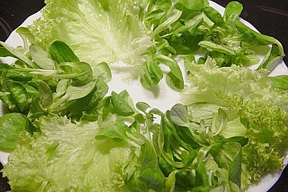 Feldsalat mit Gefl&uuml;gelleber