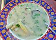 Schnelle Spargelcremesuppe mit Gartenkr&auml;utern
