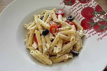 Nudeln mit Tomaten, Schafskäse und Oliven 20