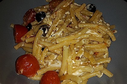 Nudeln mit Tomaten, Schafskäse und Oliven 44