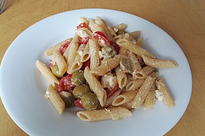 Nudeln mit Tomaten, Schafskäse und Oliven 48