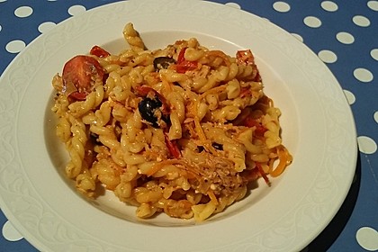 Nudeln mit Tomaten, Schafskäse und Oliven 43