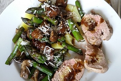 Schweinefilet mit Rucola und grünem Spargel 6