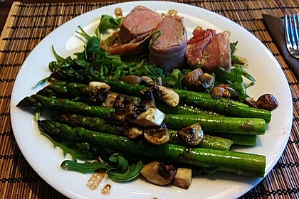 Schweinefilet mit Rucola und grünem Spargel 5