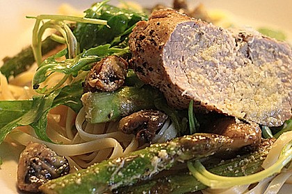 Schweinefilet mit Rucola und grünem Spargel 3