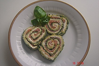 Lachsrolle mit Spinat und Frischkäse 56
