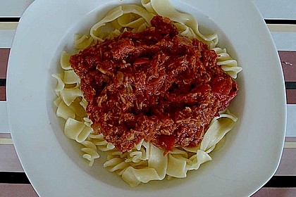 Nudeln mit Tomaten - Thunfisch - So&szlig;e