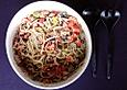 Nudelsalat mit Paprika, Thunfisch und Oliven