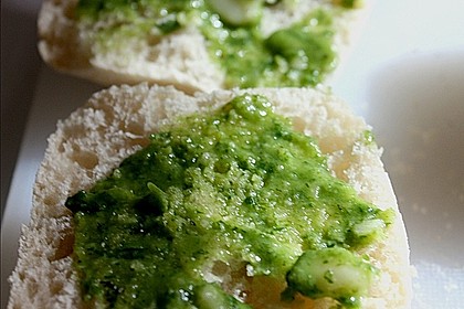 Basilikumpesto 24