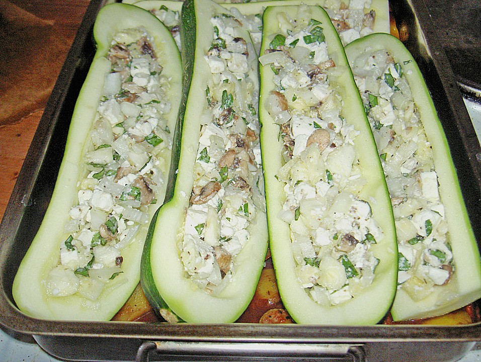 Gefüllte Zucchini mit Feta und Chili (Rezept mit Bild) | Chefkoch.de