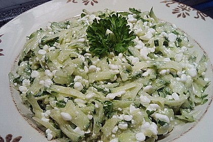 Gurkensalat mit H&uuml;ttenk&auml;se 1