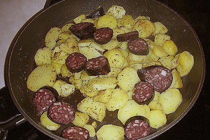 Bratkartoffeln mit Blut - und Leberwurst 6