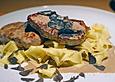 Kalbsr&uuml;ckensteak mit Tr&uuml;ffe l- Madeira - Sauce