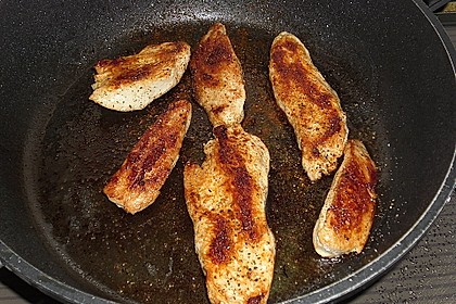 Putenschnitzel in Wei&szlig;weinsauce