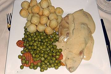 Putenschnitzel in Weißweinsauce