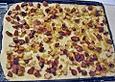 Sauerkraut - Pizza mit Wurst