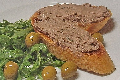 Crostini mit H&auml;hnchen - Sardellen - Leber