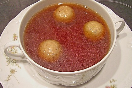 Haselnussklößchen in Bouillon 12