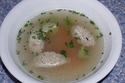 Haselnussklößchen in Bouillon 16